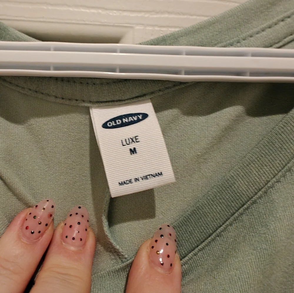NWT OLDNAVY TANK - Picture 3 of 5